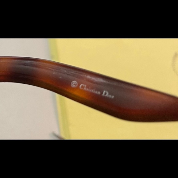 Sunglasses - Picture 3 of 5